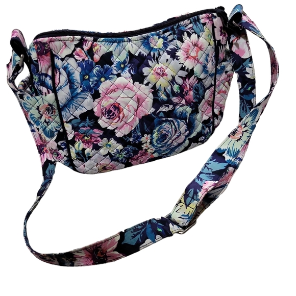*SOLD*Vera Bradley women's crossbody bag or shoulder bag - Picture 2 of 8